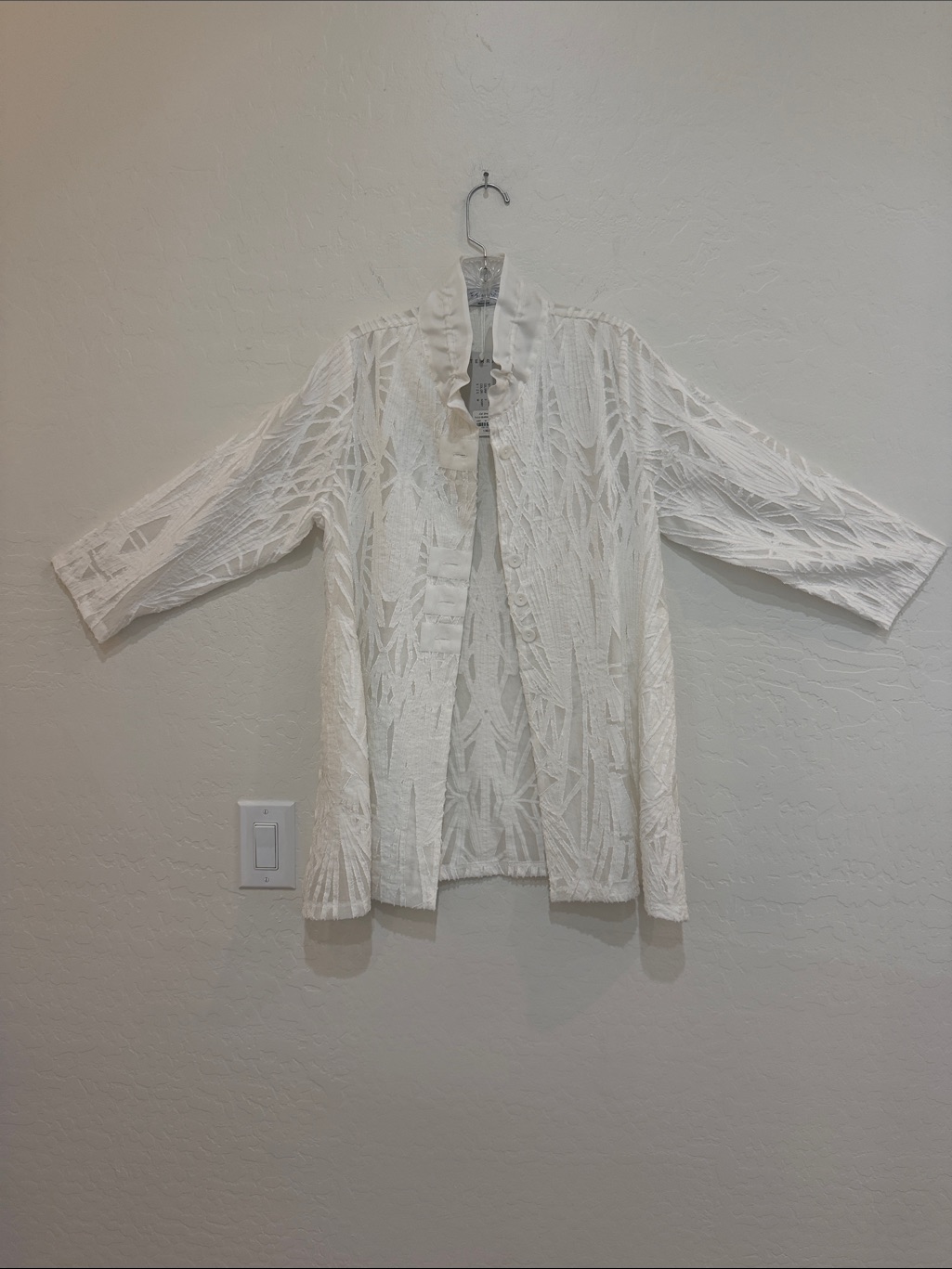 Women’s White Textured Open-Front Jacket